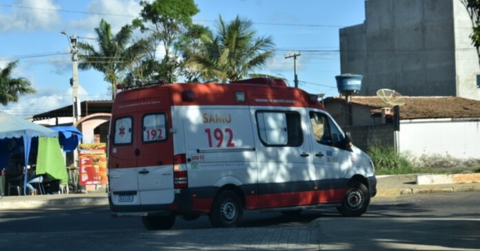 homem-em-suposto-surto-toma-ambulancia-do-samu-e-circula-por-ruas-de-cidade-baiana