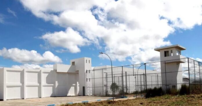 detentos-que-fugiram-de-presidio-na-bahia-seguem-foragidos;-invasao-de-carceragem-completa-4-dias