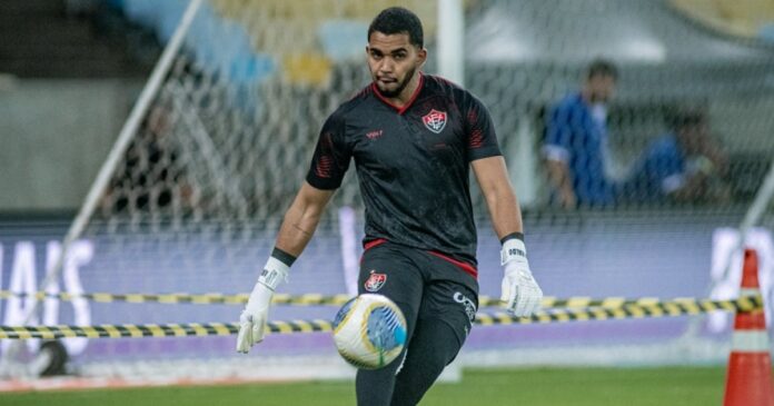 fluminense-tenta-contratacao-de-lucas-arcanjo,-goleiro-do-vitoria
