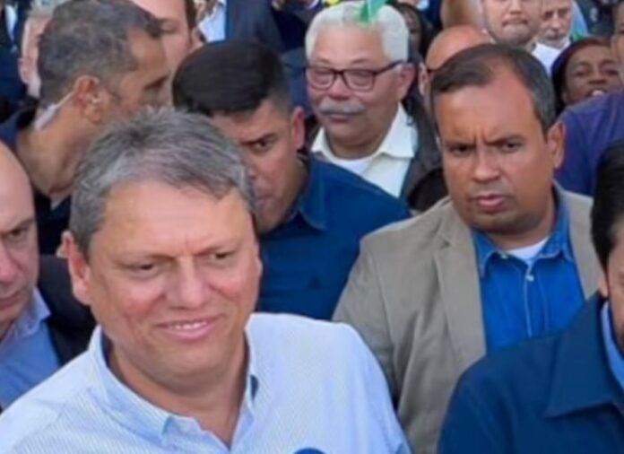 ex-seguranca-de-tarcisio-e-suspeito-de-vender-escolta-em-atos-oficiais