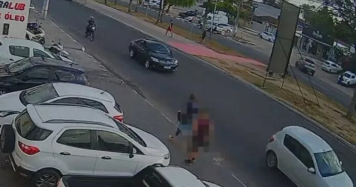 jovem-e-assassinado-por-“engano”-enquanto-caminhava-para-academia-com-a-mae-em-feira-de-santana