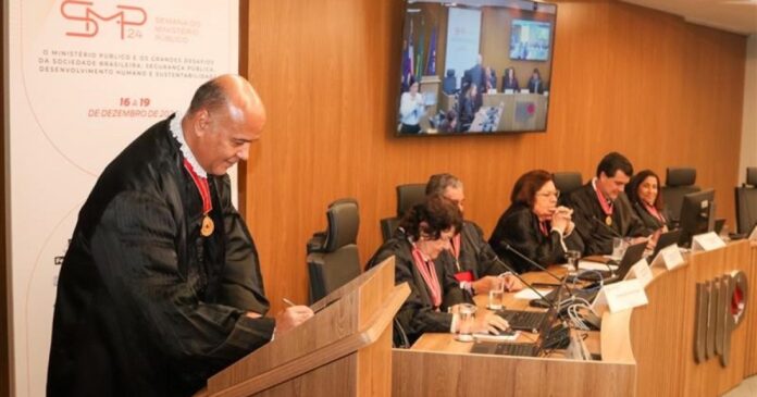 novos-membros-do-conselho-superior-do-mp-ba-tomam-posse