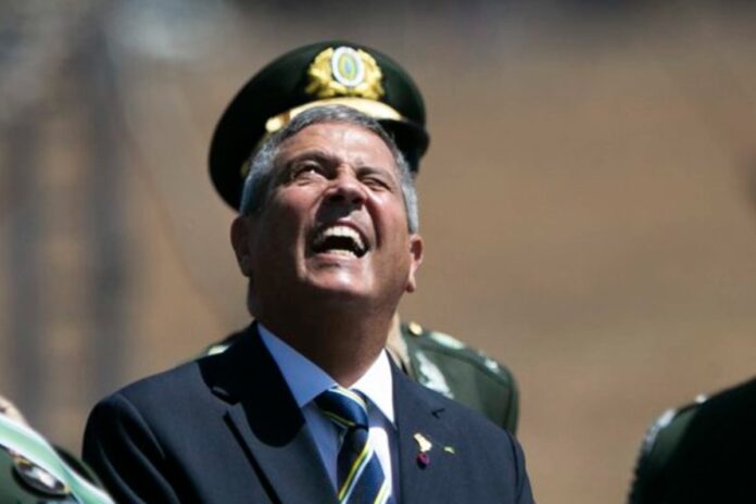 de-boca-fechada