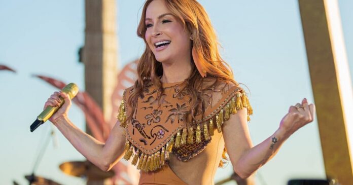 apos-polemica,-web-resgata-videos-de-claudia-leitte-trocando-nome-de-orixas-em-musicas-desde-2011