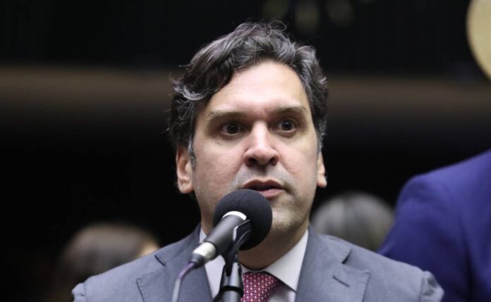 “vai-surpreender-o-mercado”,-promete-relator-de-pl-do-corte-de-gastos
