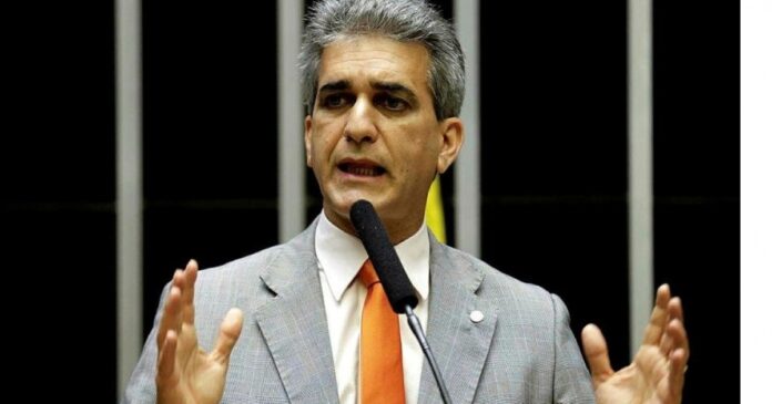 robinson-almeida-critica-entrega-de-honraria-para-ronaldo-caiado-na-al-ba