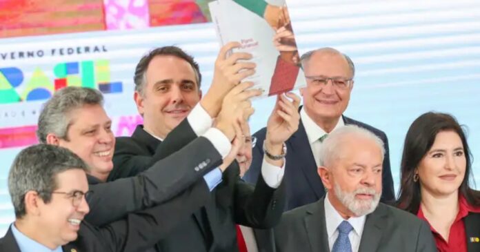 alckmin,-lewandowski,-pacheco:-lula-busca-nome-para-assumir-ministerio-da-defesa