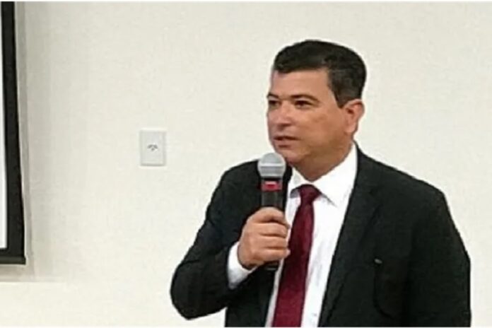 “rei-do-lixo”:-policial-preso-pela-pf-era-“lingua-solta”-na-bahia