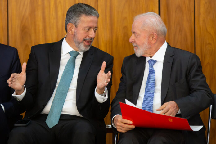 lula-recebe-lira-antes-de-reuniao-com-lideres-para-tratar-de-emendas