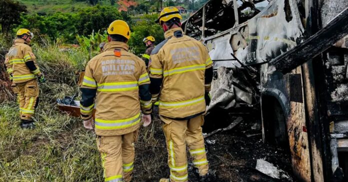 acidente-com-onibus-em-teofilo-otoni-tem-26-das-41-vitimas-identificadas