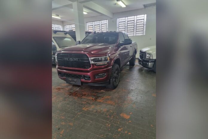 fotos:-os-carroes-do-pcc-apreendidos-em-operacao-que-prendeu-morcegao