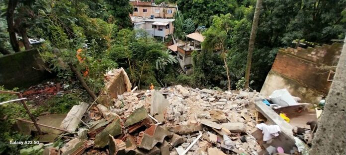 minas:-casa-desaba-e-deixa-3-mulheres-mortas-em-belo-horizonte