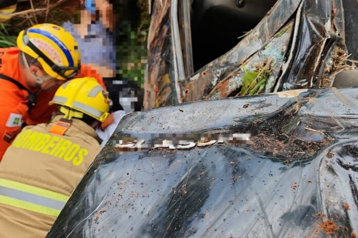 motorista-e-hospitalizado-com-fratura-exposta-apos-capotamento-no-df motorista-e-hospitalizado-com-fratura-exposta-apos-capotamento-no-df
