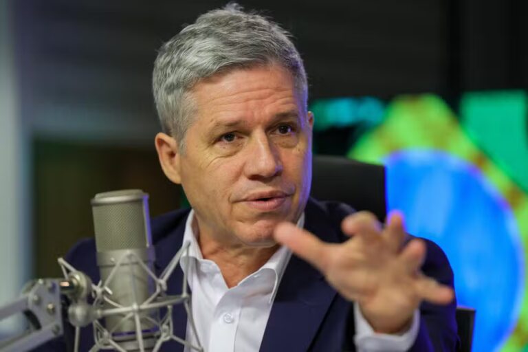 Paulo Teixeira diz que Lula afasta qualquer intervenção em preço de alimentos