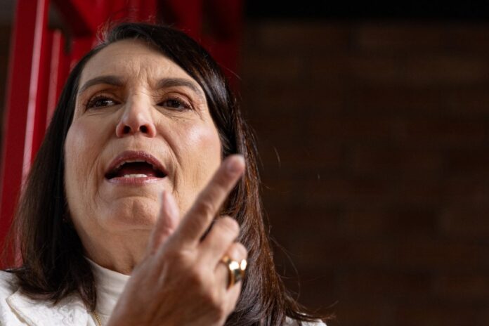 deputada-bolsonarista-representa-arthur-lira-na-posse-de-nunes-em-sp