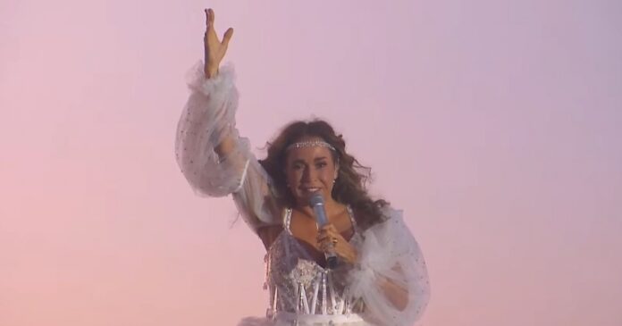 daniela-mercury-abre-por-do-som-em-salvador-com-“e-d’oxum”-e-anuncia-musica-inedita