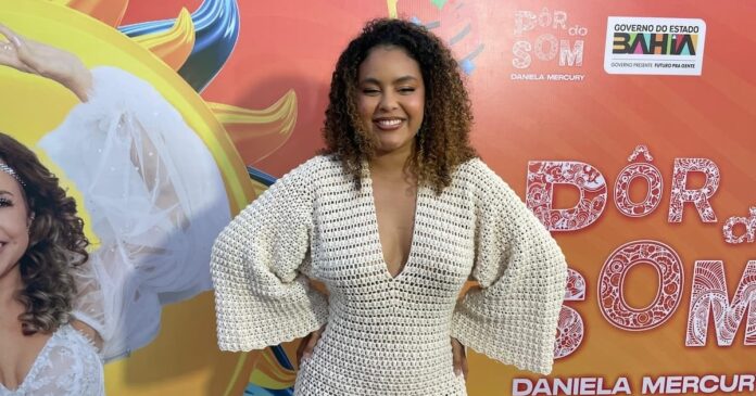 rachel-reis-celebra-estreia-no-por-do-som-ao-lado-de-daniela-mercury