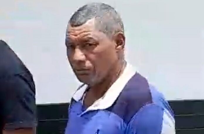 policia-militar-prende-homem-acusado-de-estuprar-enteada-de-14-anos-em-teixeira-de-freitas