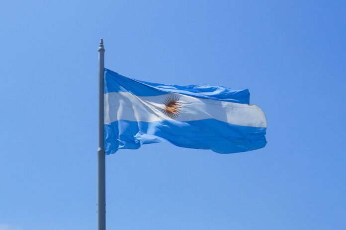 cambio-favoravel-deve-provocar-uma-“avalanche”-de-argentinos-no-brasil