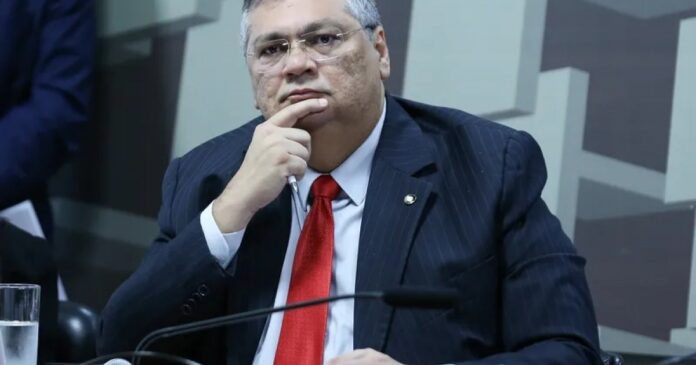 ministro-flavio-dino-suspende-repasses-a-ongs-que-nao-cumprem-criterios-de-transparencia