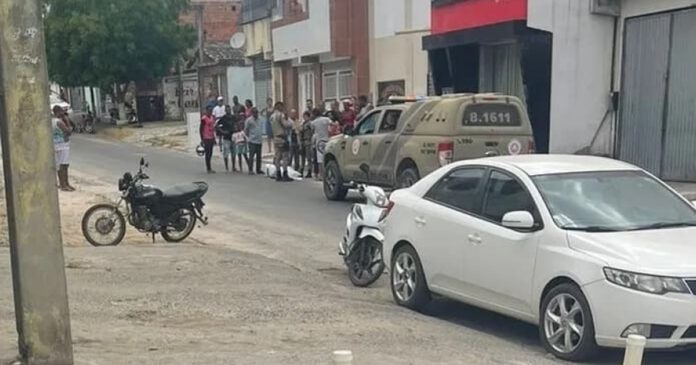 idoso-morre-ao-colidir-bicicleta-em-porta-de-carro-em-serrinha