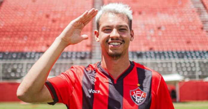 vitoria-anuncia-contratacao-do-zagueiro-ze-marcos,-ex-juventude