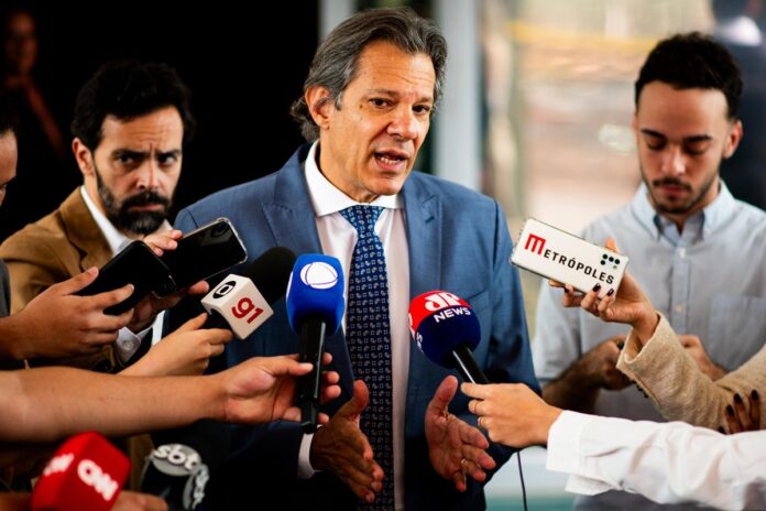 haddad:-nao-ha-possibilidade-de-subir-iof-para-conter-saida-de-dolares