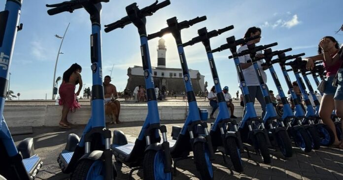 salvador-inicia-a-operacao-de-300-patinetes-eletricos-para-locacao;-saiba-como-servico-funcionara