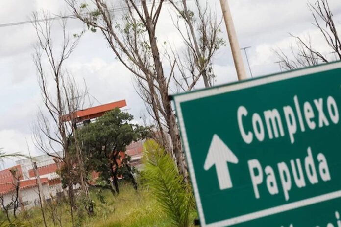 empresarios-presos-por-8/1-pagaram-policial-para-ter-regalia-na-papuda