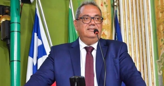 muniz-realiza-exoneracoes-na-camara-de-salvador-e-nomes-ligados-a-geraldo-jr-deixam-legislativo
