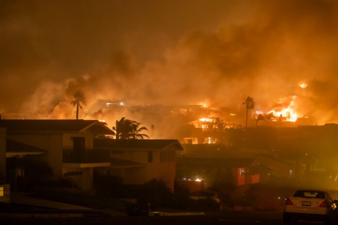 incendios-deixam-pelo-menos-dois-mortos-em-los-angeles