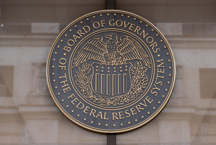 fed-diz-que-volta-da-inflacao-a-meta-esta-demorando-mais-do-que-o-inicialmente-previsto