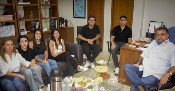 vice-presidente-do-pt-posta-foto-e-texto-em-defesa-dos-irmaos-brazao;-anielle-reage
