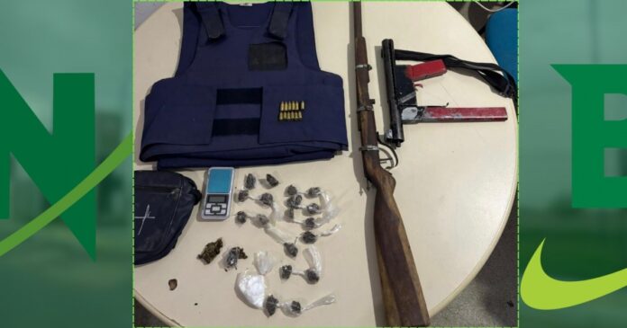 policia-encontra-drogas-e-arma-em-confronto-em-sao-sebastiao-do-passe