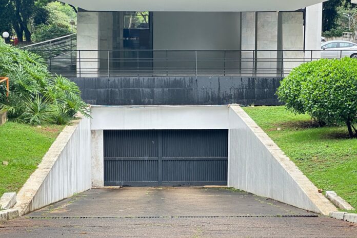 ex-presidente-do-stj-e-parentes-de-ministro-brigam-por-vaga-de-garagem