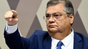 dino-nega-bloqueio-de-repasses-do-governo-para-emendas-da-saude