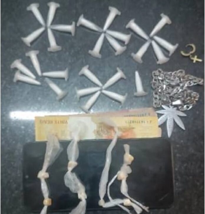 suspeito-de-trafico-e-preso-com-drogas-e-dinheiro-em-eunapolis