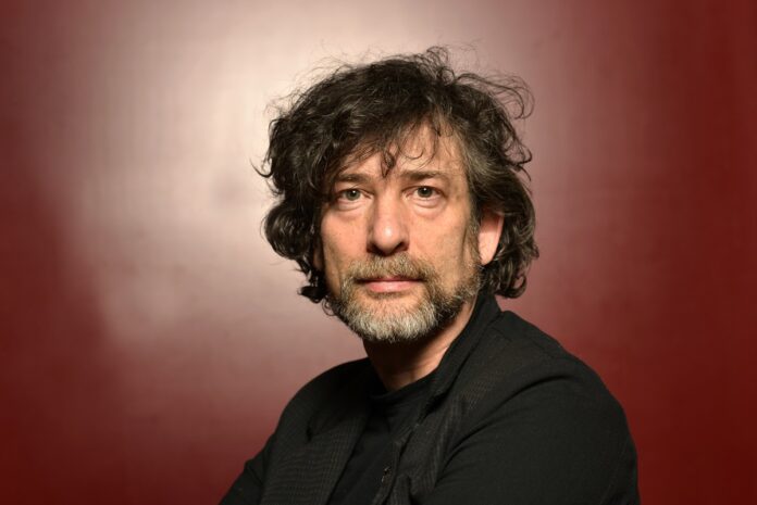 quem-e-neil-gaiman,-escritor-e-roteirista-acusado-de-abuso-sexual