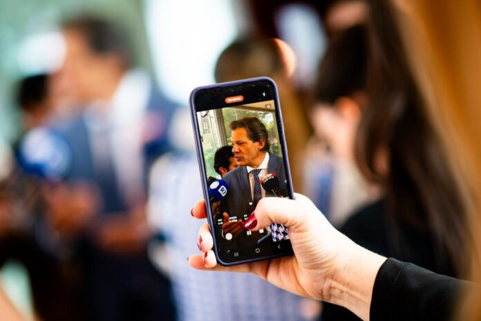 haddad-critica-onda-de-fake-news-contra-governo:-“dias-dificeis”