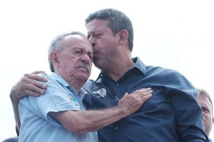 video:-em-velorio-do-pai,-arthur-lira-se-emociona-e-menciona-“legado”
