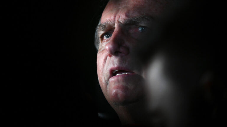 bolsonaro-descarta-filhos-para-presidencia-e-diz-ao-nyt-para-esquecer-sobre-2022