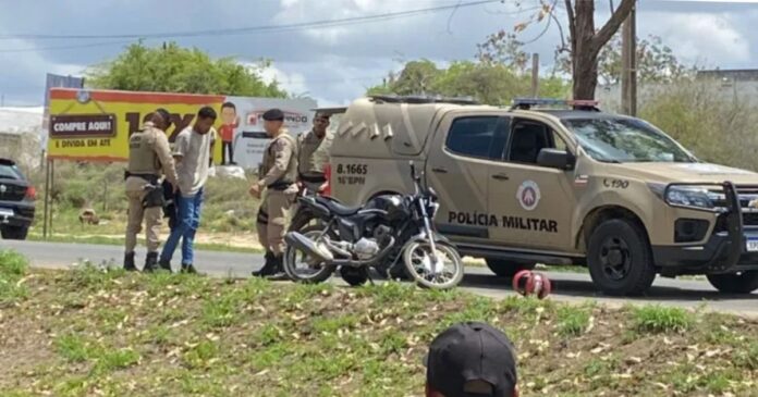 homem-e-executado-a-tiros-em-lava-jato-em-sao-domingos;-policia-prende-dois-suspeitos