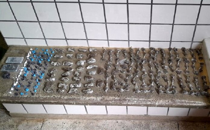 rondesp/extremo-sul-apreende-drogas-no-bairro-tancredo-neves:-suspeito-foge