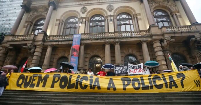 ministro-da-justica-assina-portaria-que-regula-o-uso-gradativo-da-forca-pela-policia