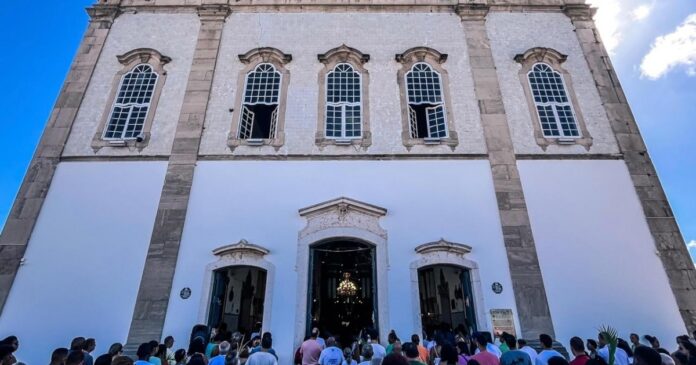 dia-do-senhor-do-bonfim-e-celebrado-com-missa-e-procissao-dos-tres-pedidos-neste-domingo