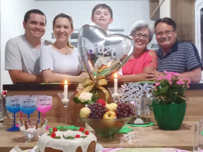 bolo-envenenado:-marido-e-filho-de-suspeita-tinham-veneno-na-urina