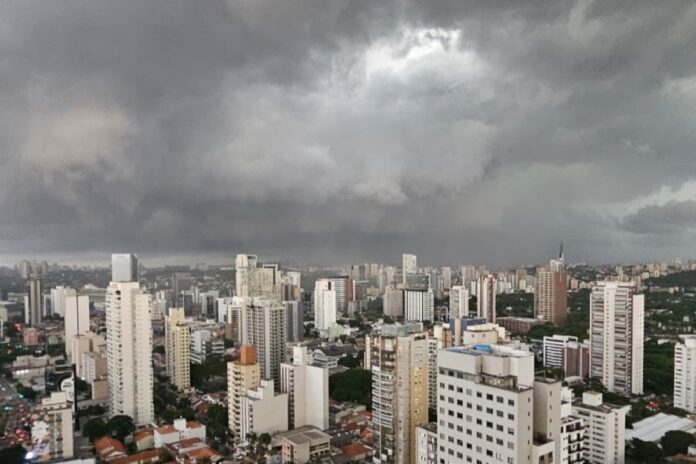 chuvas-intensas-e-tempestades:-veja-previsao-do-tempo-para-esta-2a