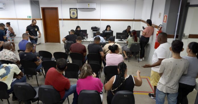 policia-civil-devolve-cerca-de-250-celulares-recuperados-em-mais-uma-fase-da-operacao-mobile