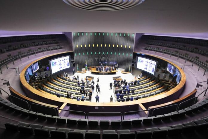cota-parlamentar:-deputados-federais-do-df-gastam-17,5%-a-mais-em-2024