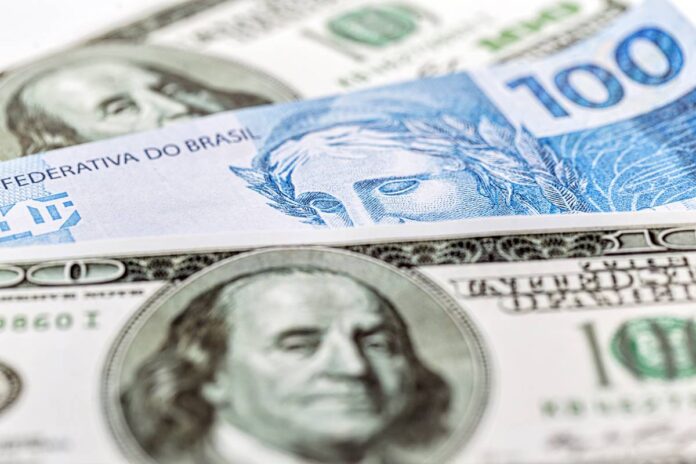 dolar-abre-em-queda-e-vai-a-menos-de-r$-6,-com-tarifas-dos-eua-em-foco